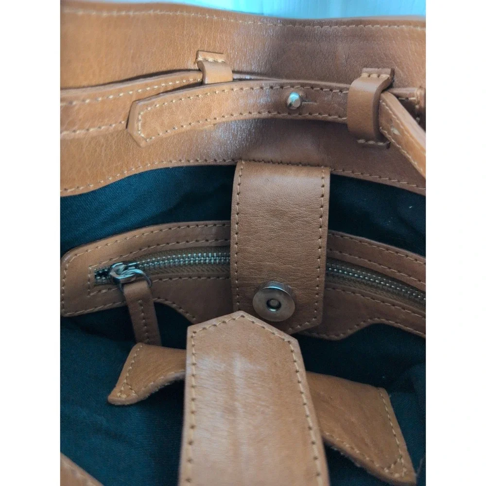Mecha Mendez Leather Bucket Purse Bucket Bag ‎ Tan Hypnotic EUC